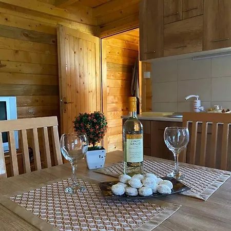 Etno Kuca Mladenovic Case de vacanță *