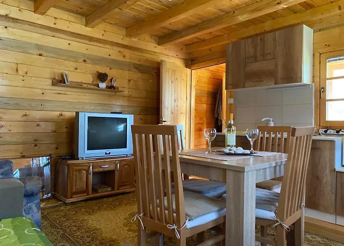 Etno Kuca Mladenovic * Raska